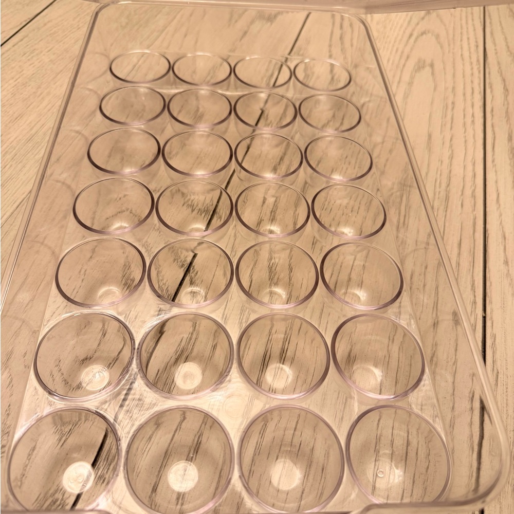 Plastic Clear 28 count egg Bin tray with removable lid.